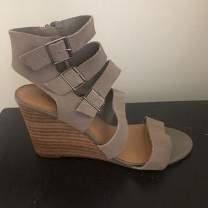 WEDGE GLADIATOR SANDAL